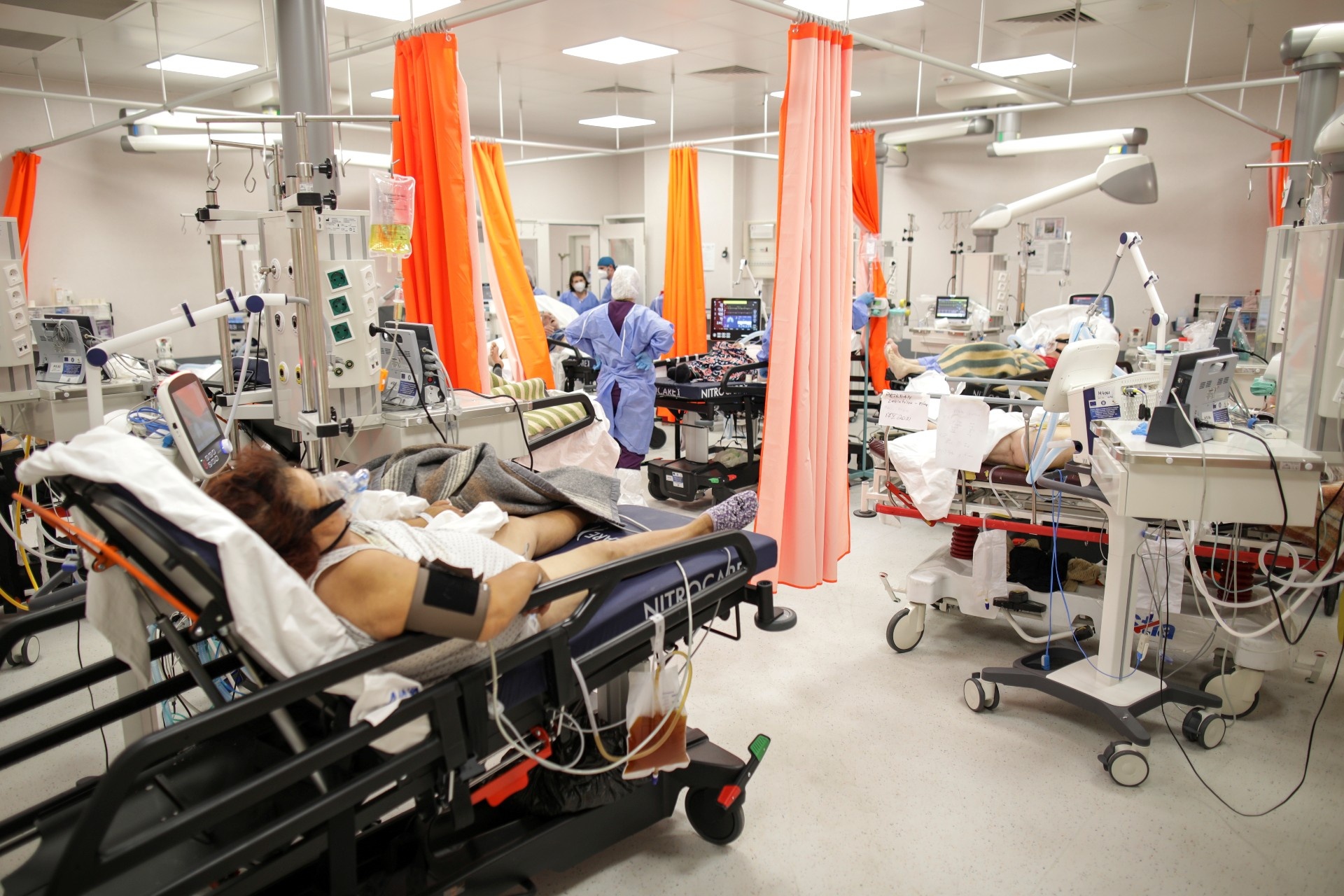 mat bao Covid-19 anh 1