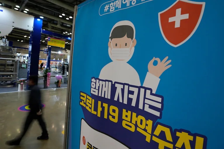 song chung voi Covid19 o Nhat va Han anh 2