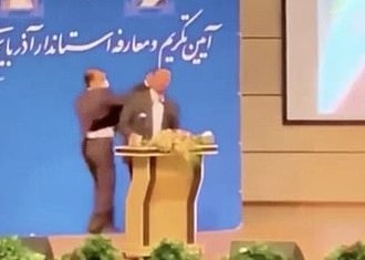 Tan thong doc bi tat vao mat tai le nham chuc o Iran hinh anh