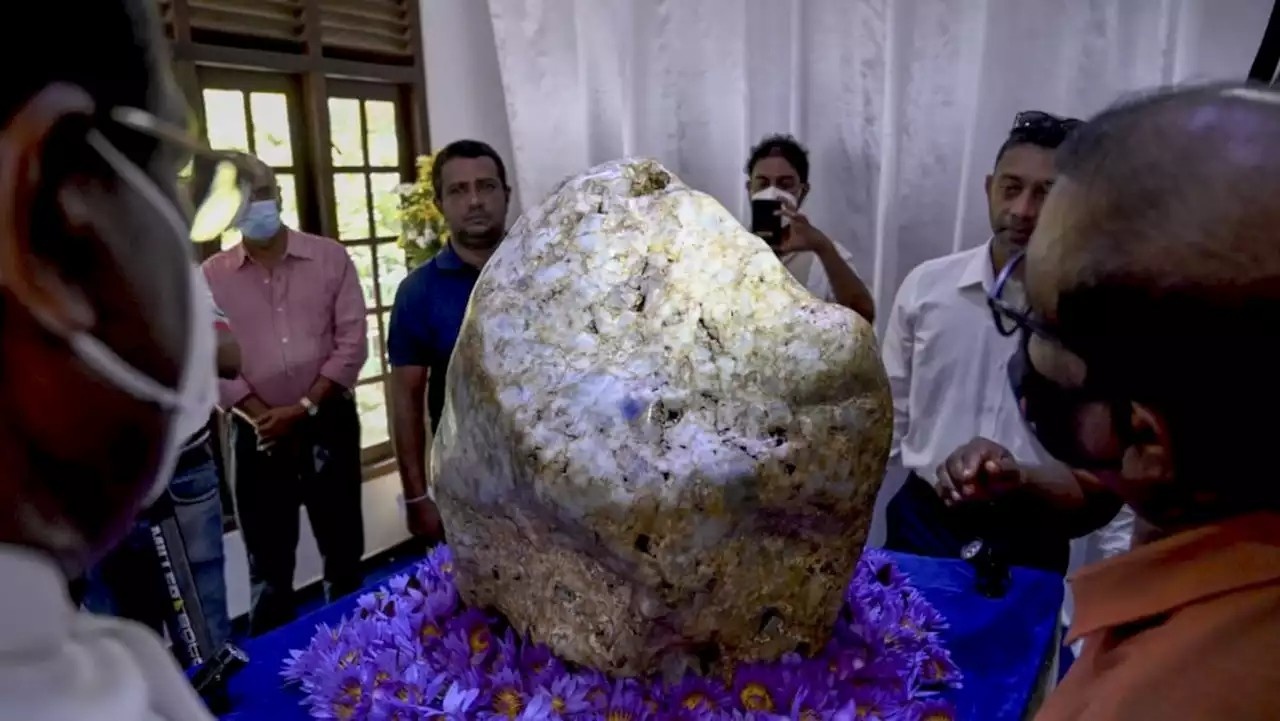 Phat hien khoi da quy nang 310 kg o Sri Lanka hinh anh