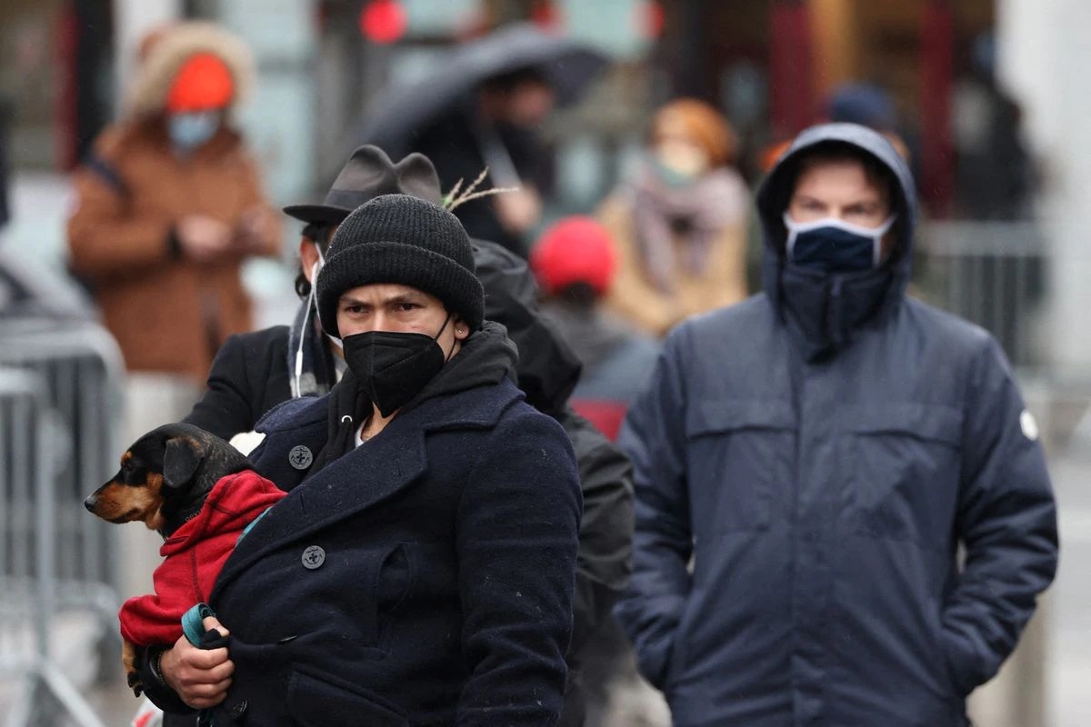 nguoi chet vi Omicron dau tien o My anh 1