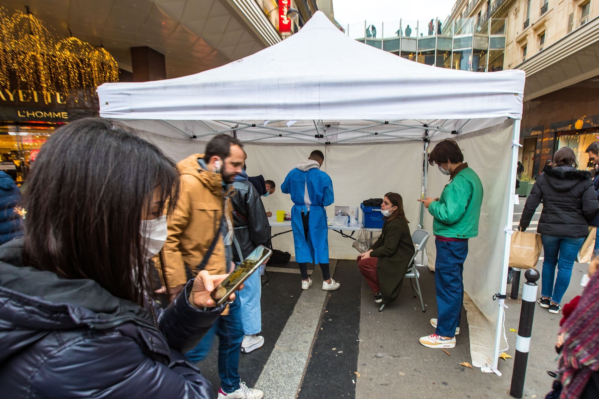 chau Au phan ung voi Omicron anh 2