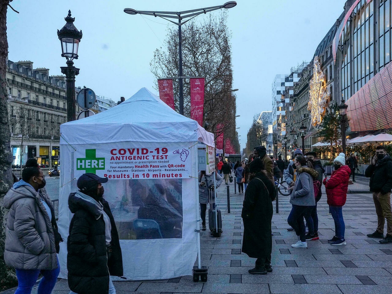 Phap co 100.000 ca mac moi trong ngay anh 1