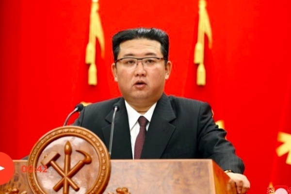 Ong Kim Jong Un: Trieu Tien doi mat ‘cuoc dau tranh sinh tu’ hinh anh