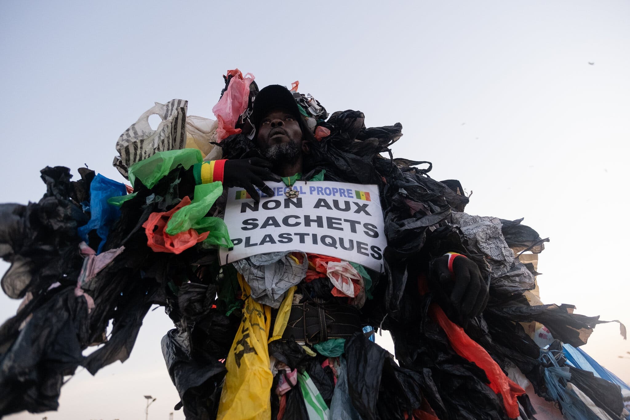 ‘Nguoi nhua’ giai cuu Senegal hinh anh