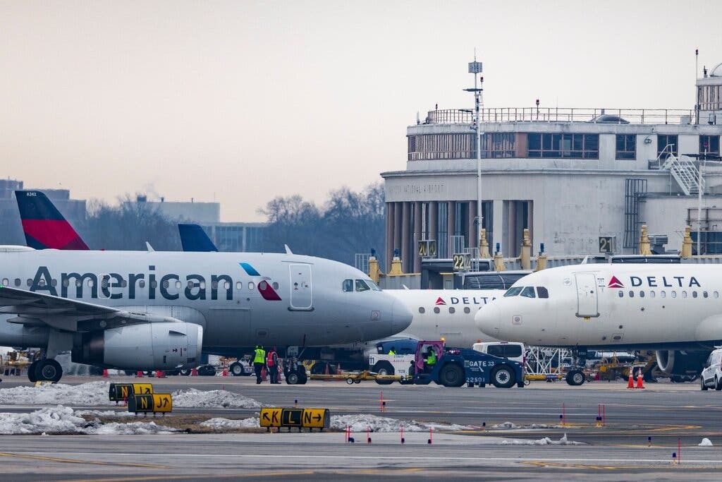 My dinh chi 44 chuyen bay den Trung Quoc hinh anh