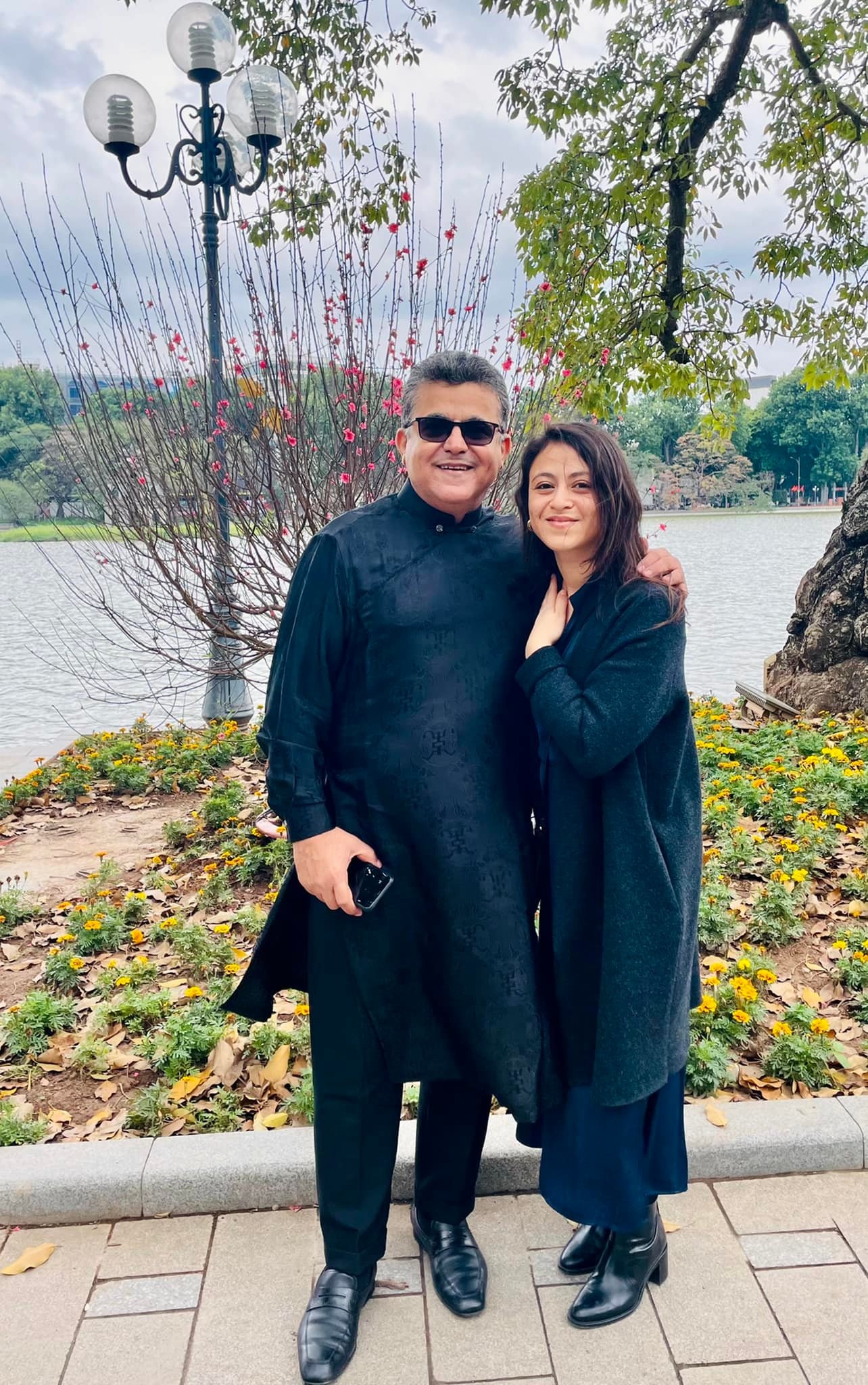 nguoi nuoc ngoai mac ao dai du xuan anh 2