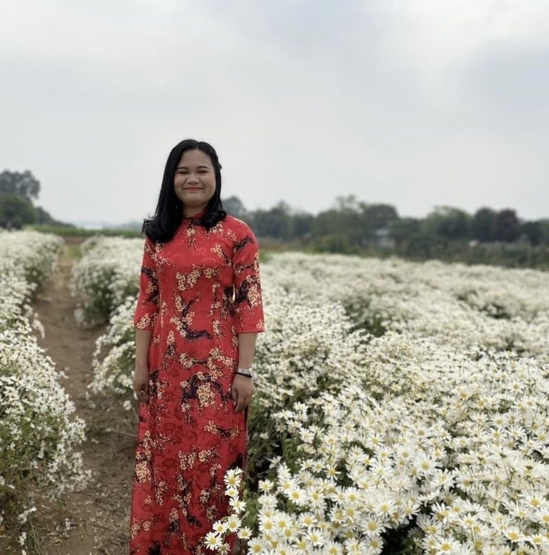 nguoi nuoc ngoai mac ao dai du xuan anh 11