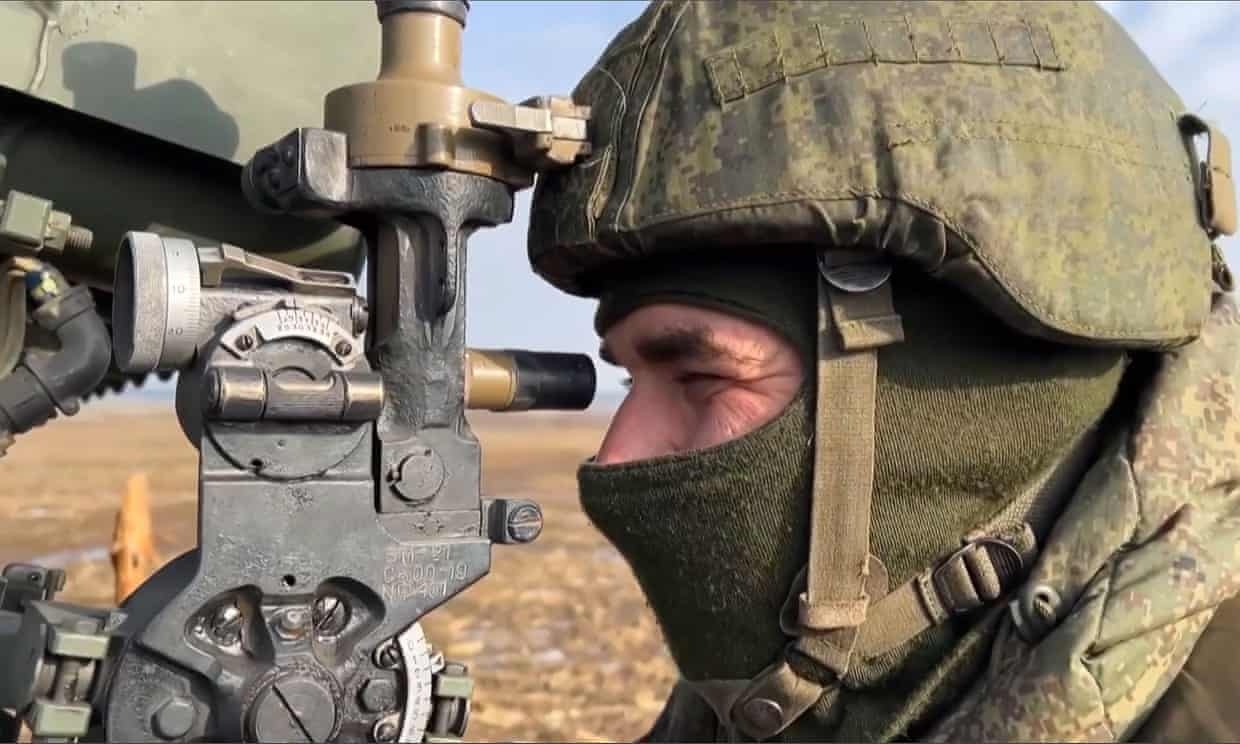 Linh Nga ap sat, chi cach bien gioi Ukraine gan 50 km? hinh anh