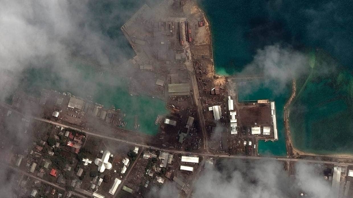 Bai dang dau tien tren mang xa hoi o Tonga sau tham hoa hinh anh