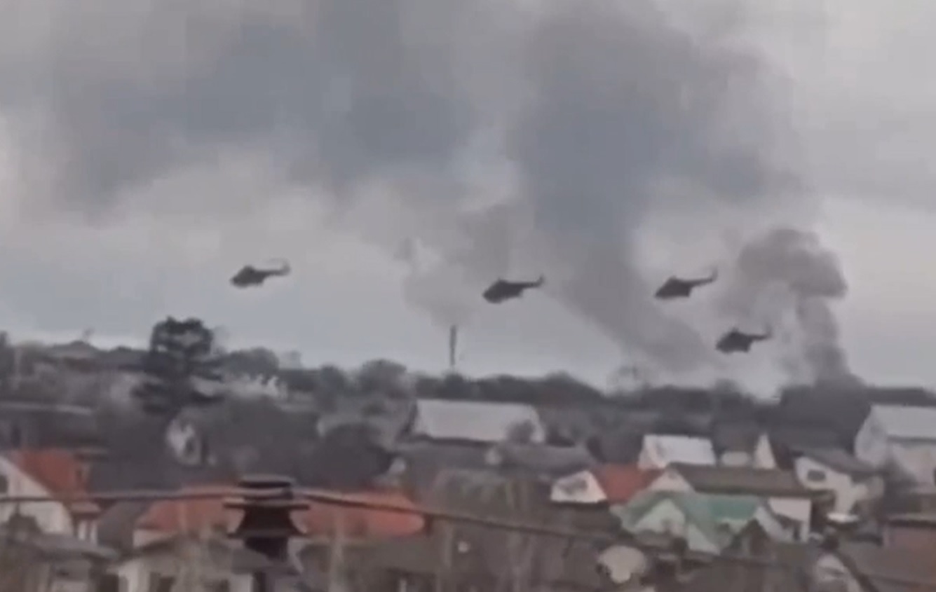 Truc thang Nga giao chien voi luc luong Ukraine o mat dat hinh anh