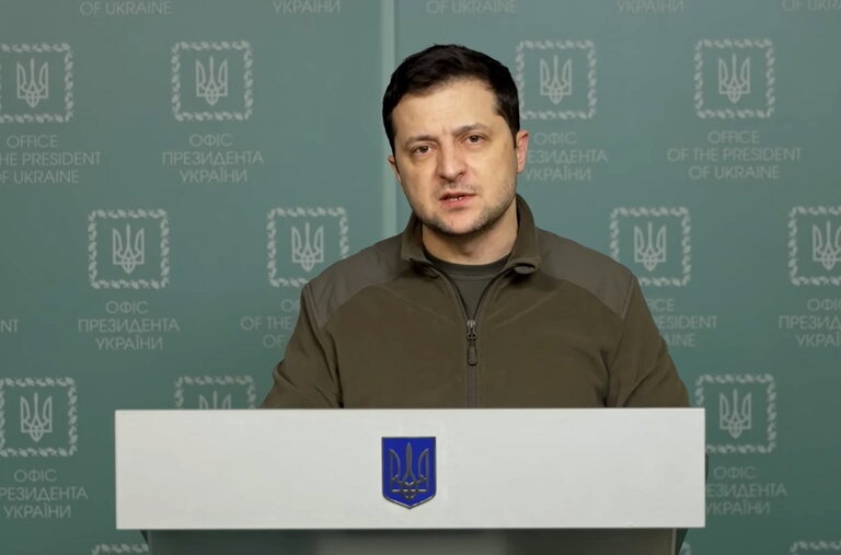 Tong thong Ukraine chi trich NATO vi tu choi ap lenh cam bay hinh anh