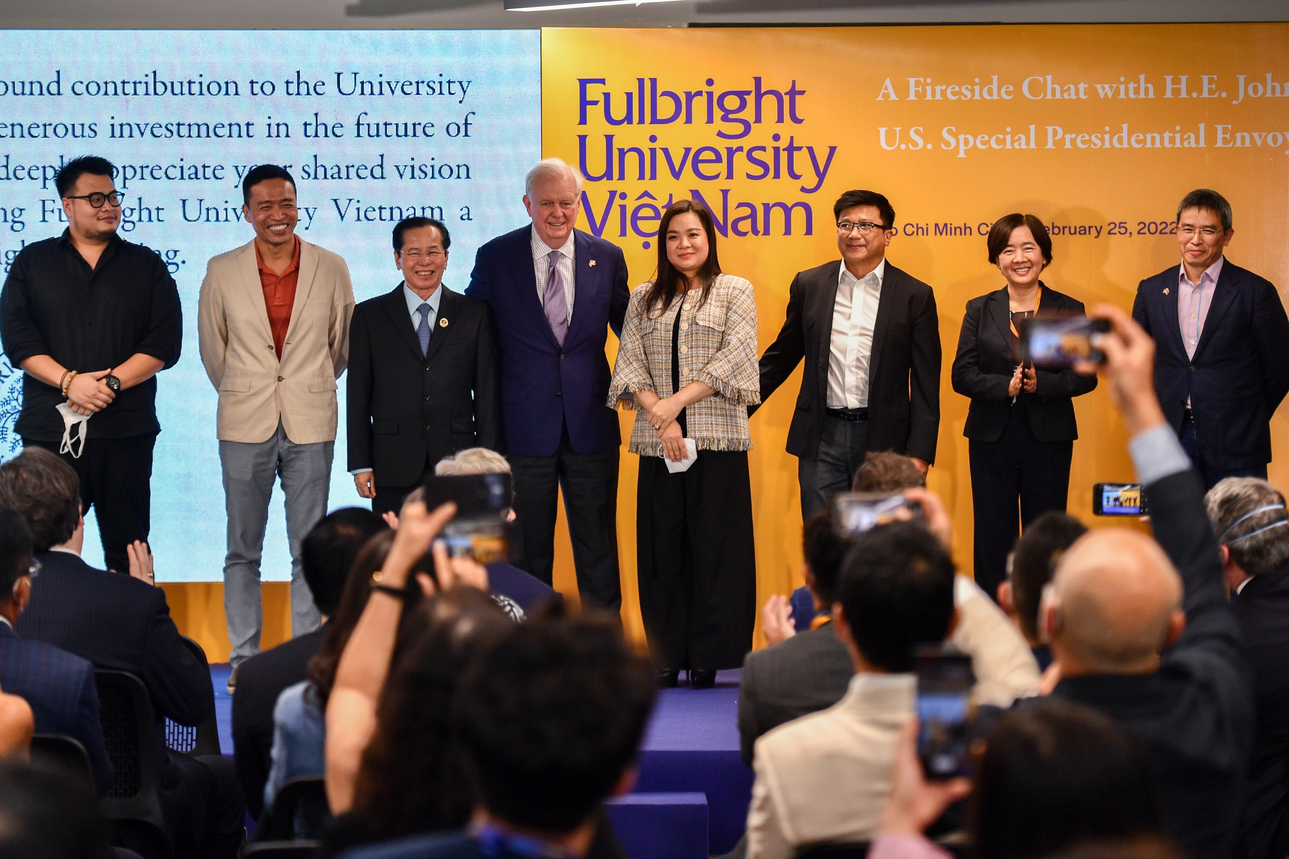 Tam ca nhan hien tang 40 trieu USD cho Dai hoc Fulbright Viet Nam hinh anh