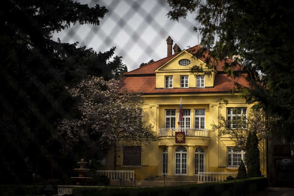 Slovakia truc xuat 35 nha ngoai giao Nga anh 1