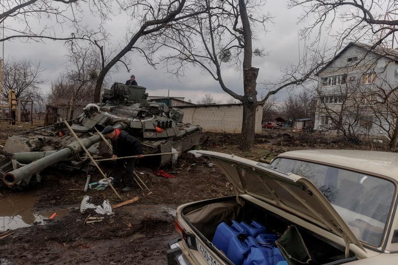 xe tang bi pha huy anh 11