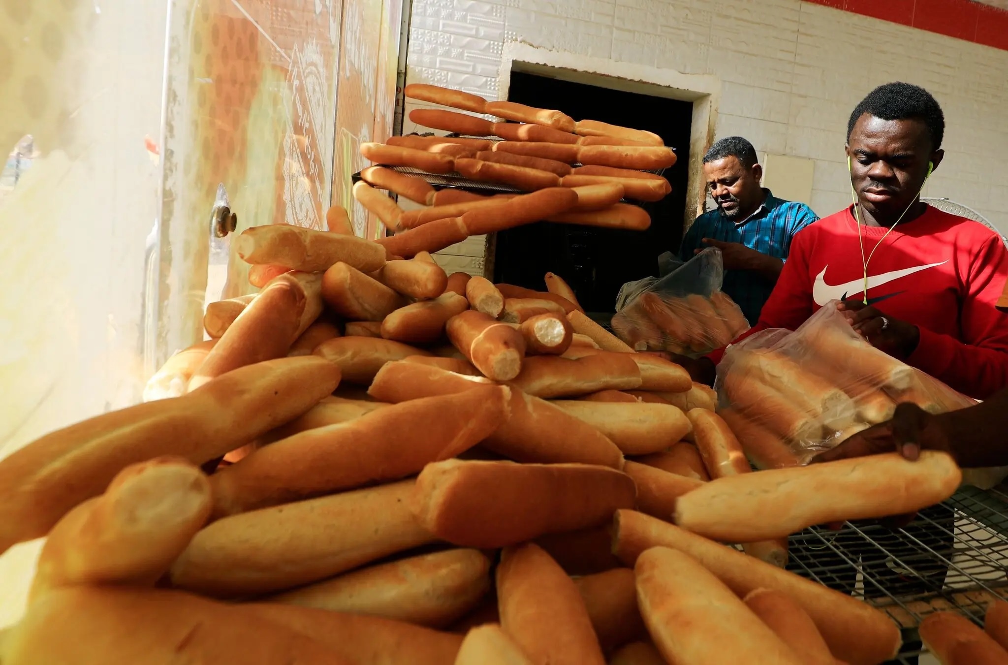 The gioi co the thieu luong thuc vi chien su Ukraine hinh anh