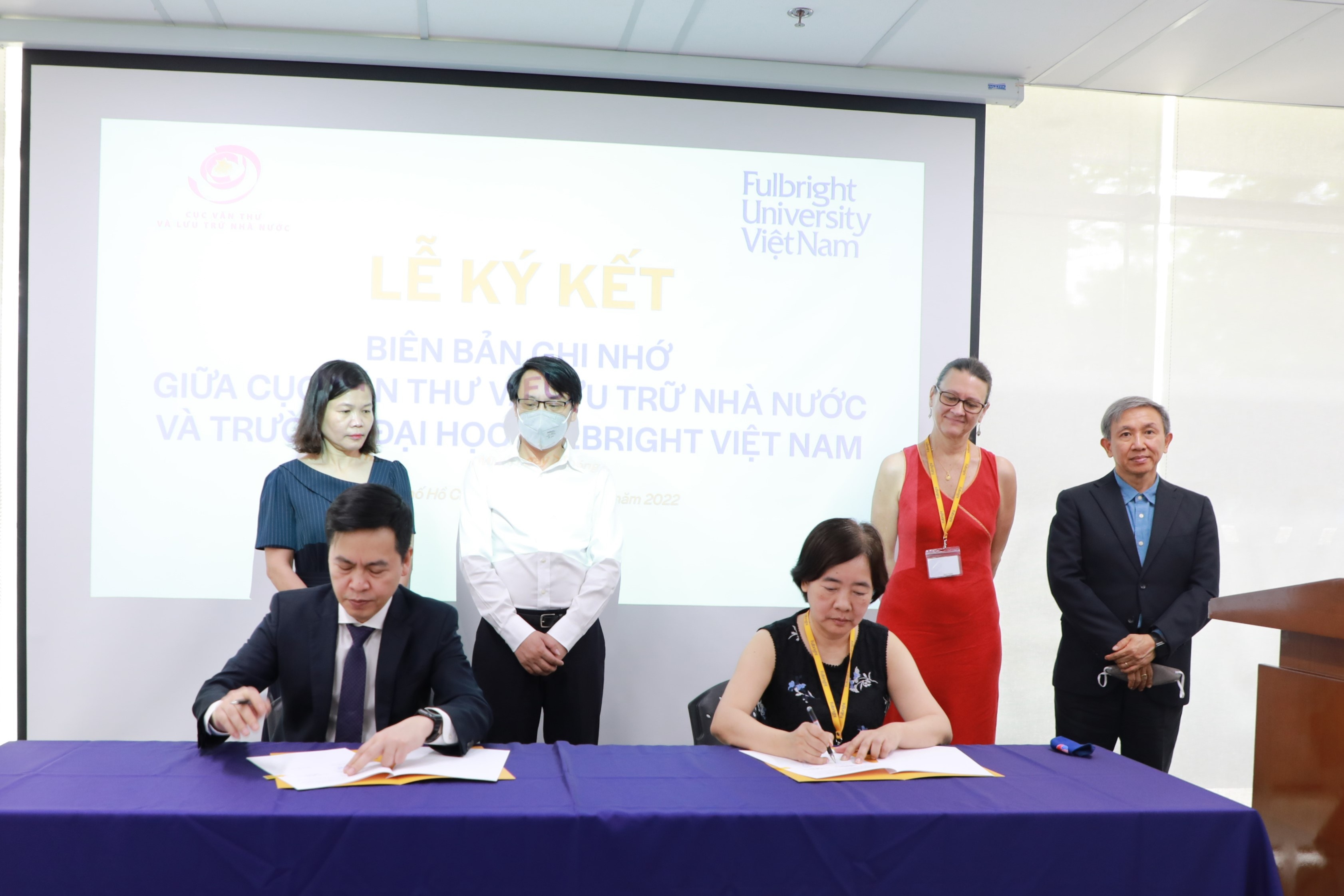 DH Fulbright thanh lap Trung tam Nghien cuu Viet Nam hinh anh