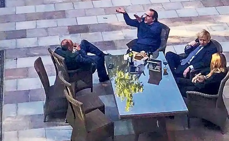 Thu tuong Anh nhan an phat, dieu gi xay ra tiep theo? hinh anh