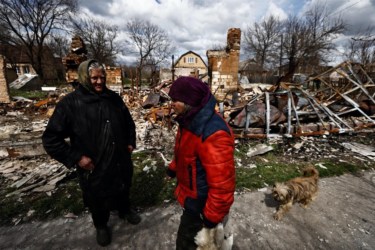 Ba lao Ukraine song sot voi dan ga anh 14