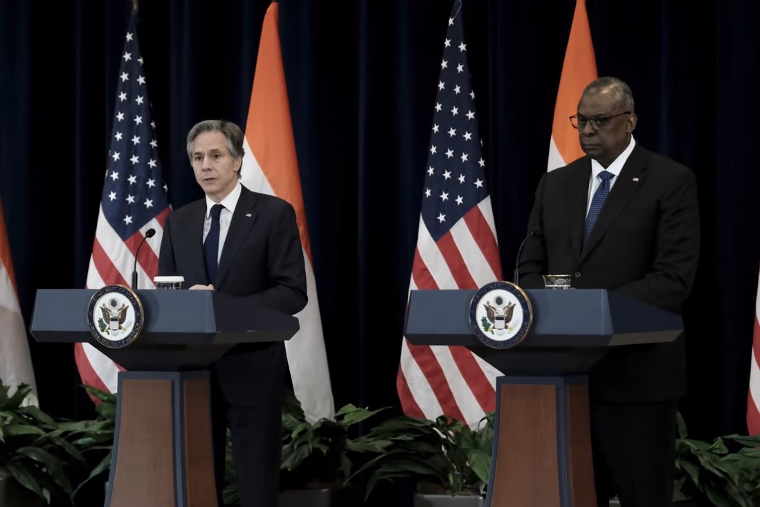 Bo truong Quoc phong va ngoai truong My dang o Kyiv hinh anh