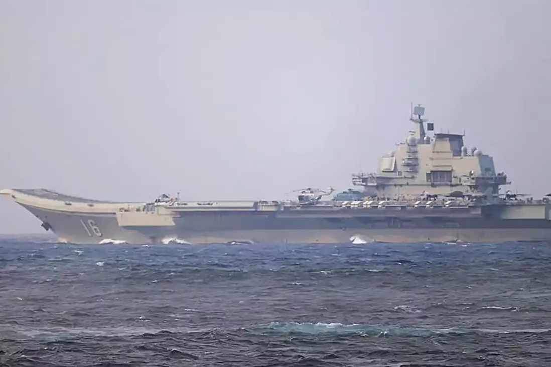 Tau san bay Trung Quoc di qua vung bien gan Okinawa hinh anh