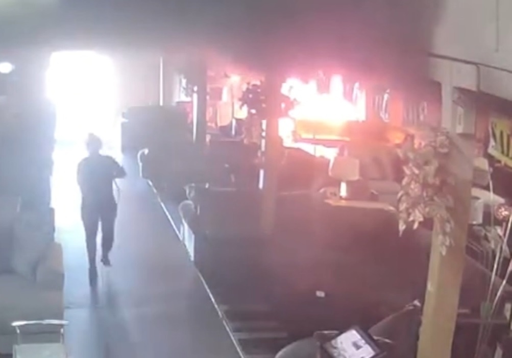 Cua hang cua nguoi goc Viet o My bi phong hoa hinh anh