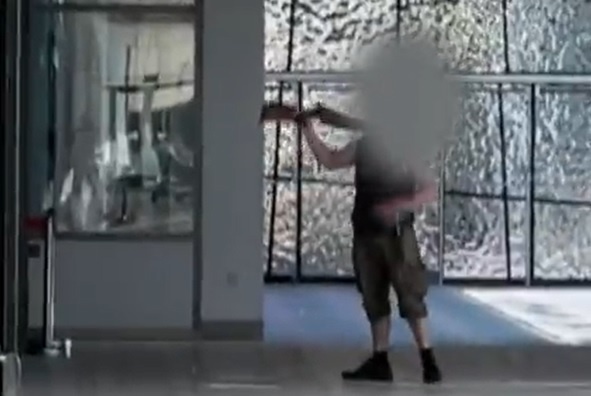 Nhan chung ke lai khoanh khac trung tam mua sam o Dan Mach bi xa sung hinh anh