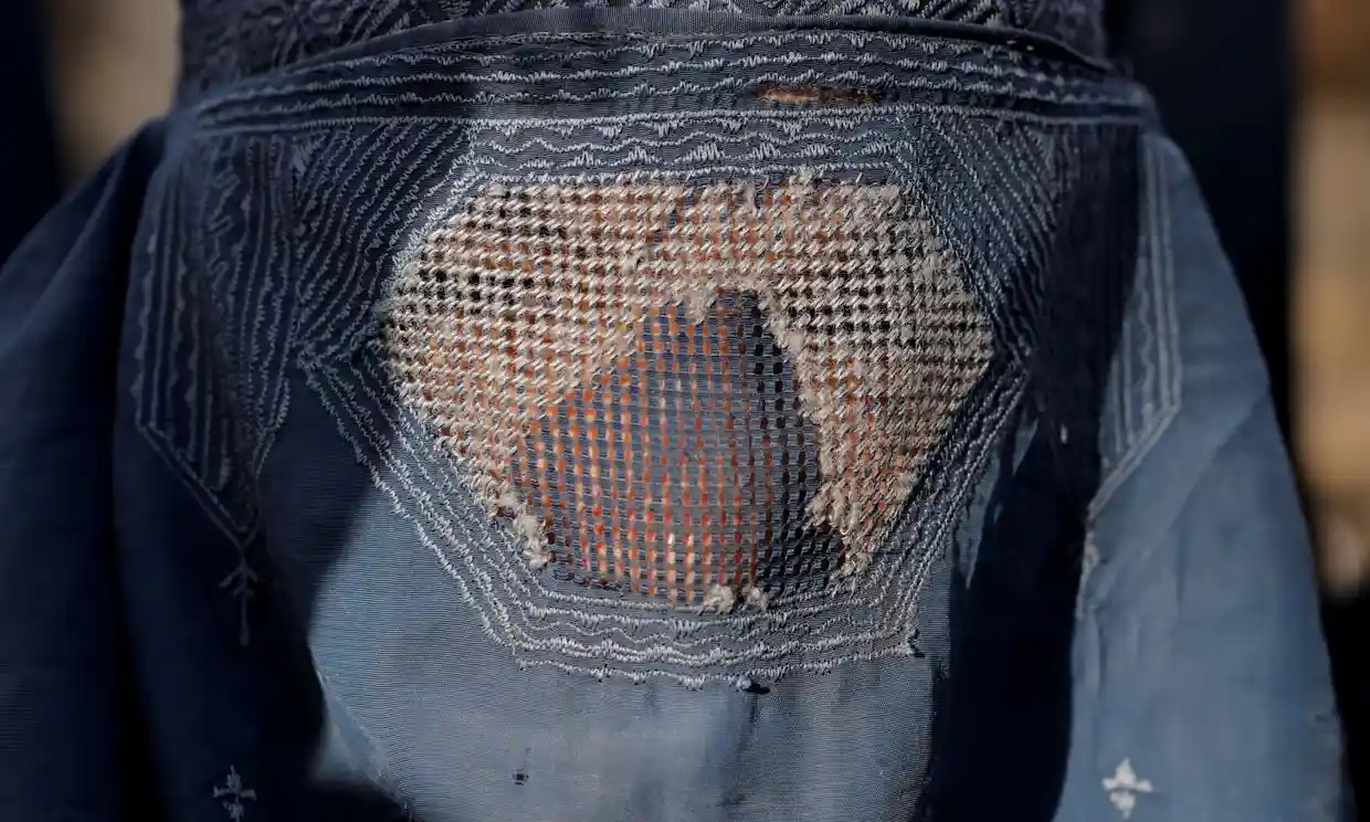 Nha bao Afghanistan: ‘Taliban khong muon giet toi nua, ma ep cuoi' hinh anh