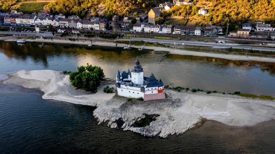 Song ho chau Au can vi han han anh 2