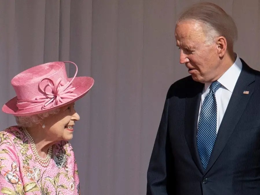 Lanh dao the gioi tiec thuong Nu hoang Anh hinh anh