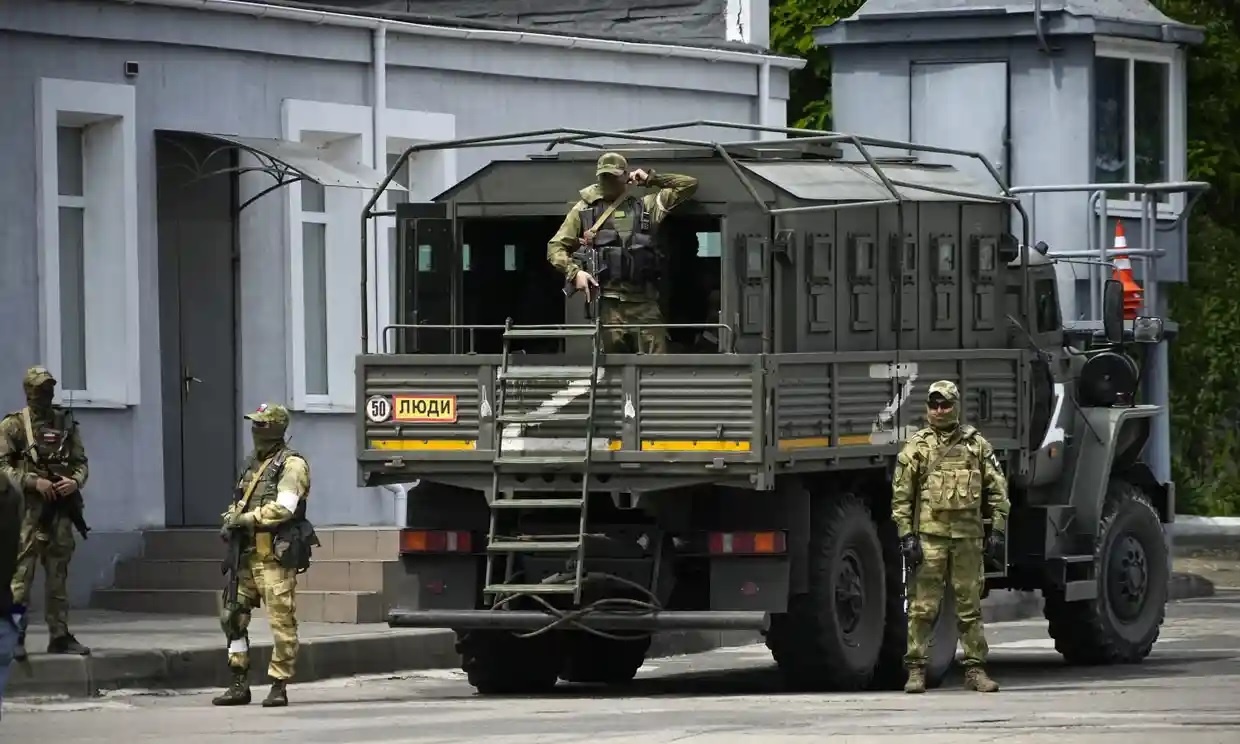 Kherson hoan trung cau dan y sap nhap vao Nga hinh anh