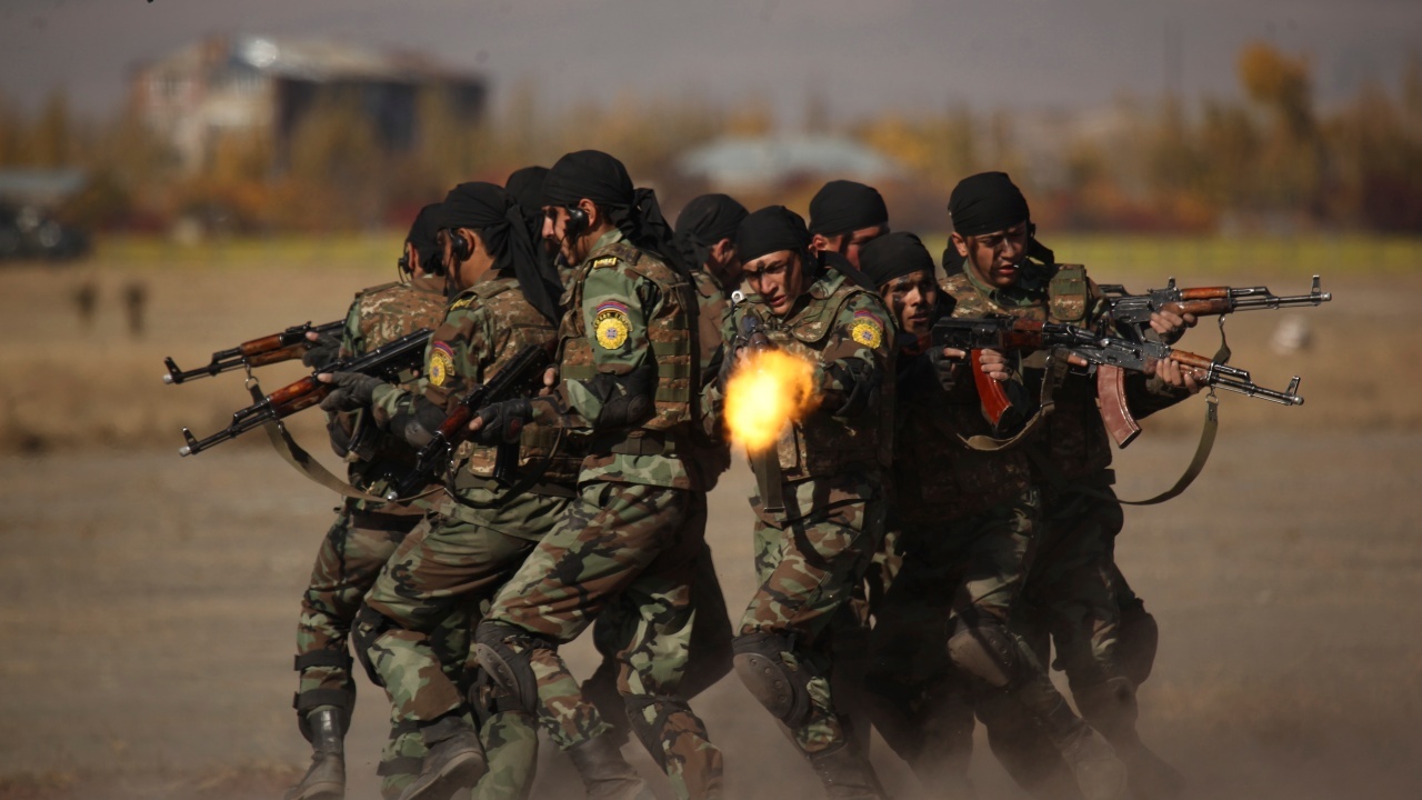 Dung do dam mau o bien gioi Azerbaijan, gan 100 nguoi chet hinh anh