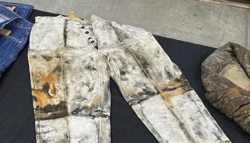 Quan jean tu nam 1873 co gia 114.000 USD hinh anh