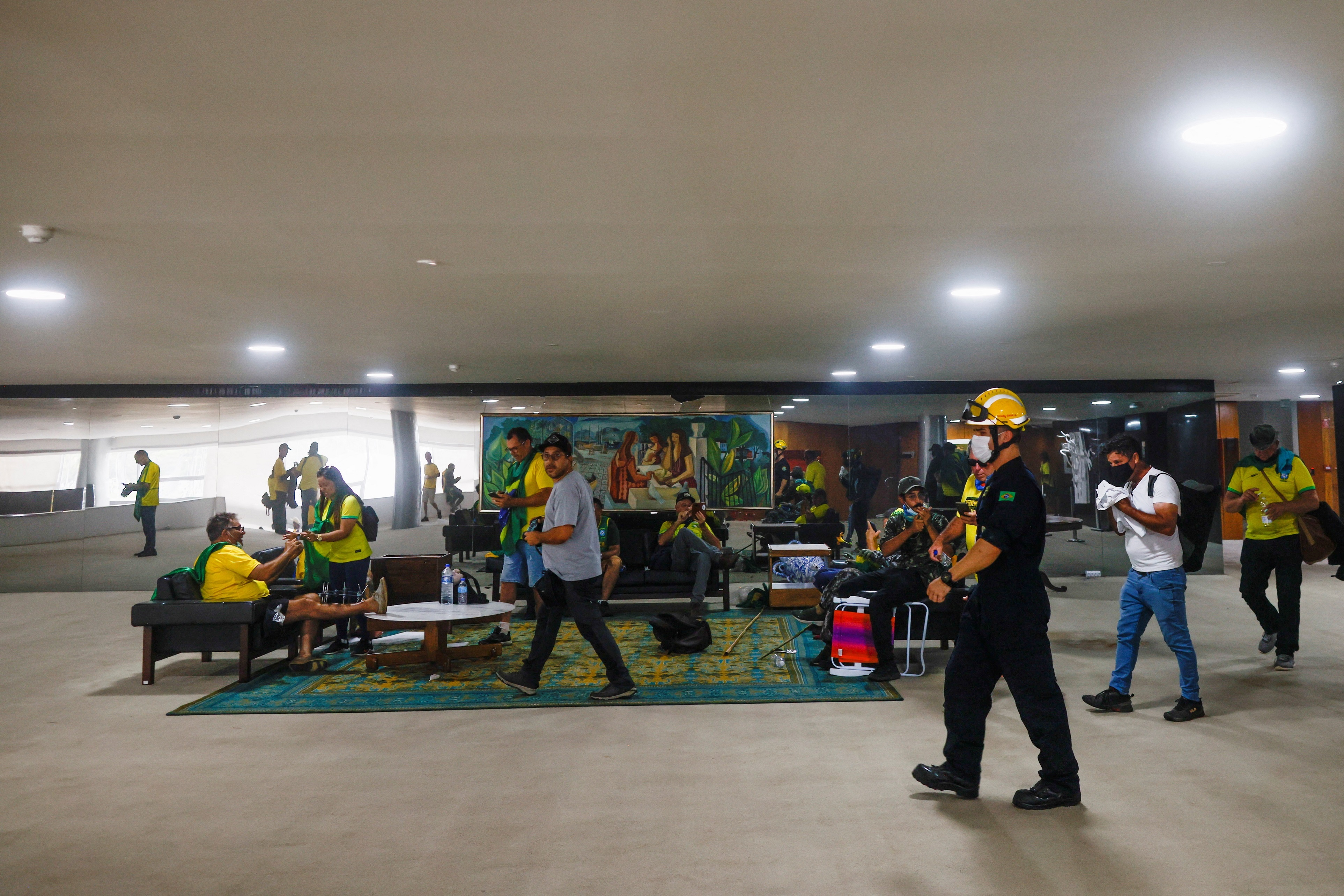 bao loan Bazil anh 12