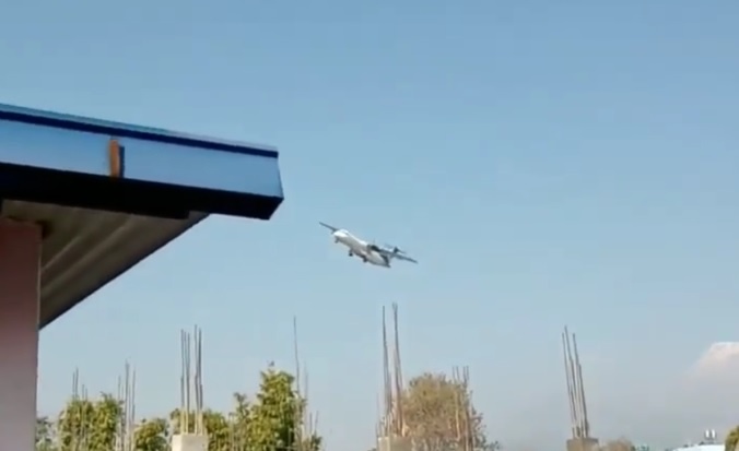 Khoanh khac may bay 'tu than' o Nepal lao xuong tu tren khong hinh anh