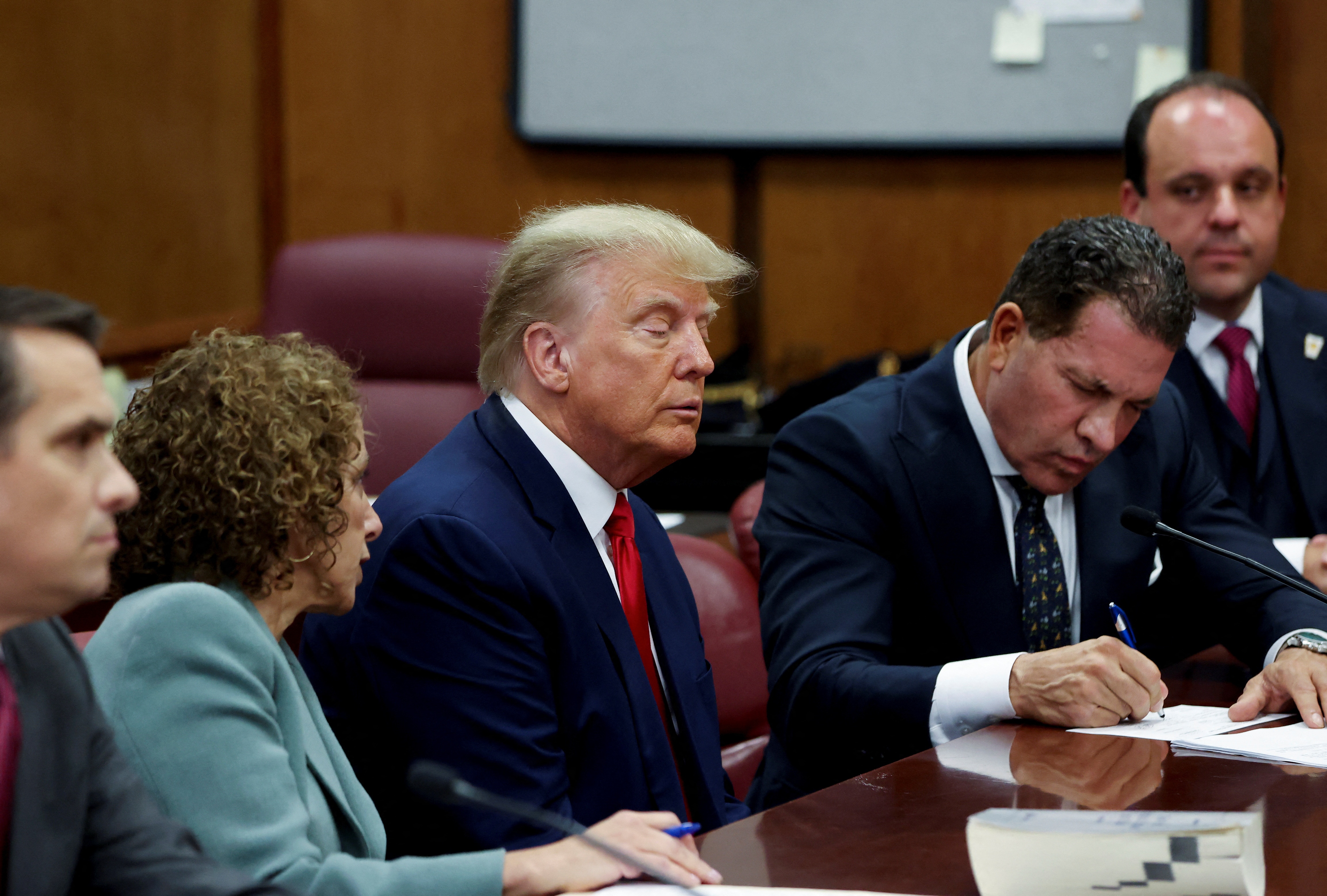 ong Trump o toa anh 4