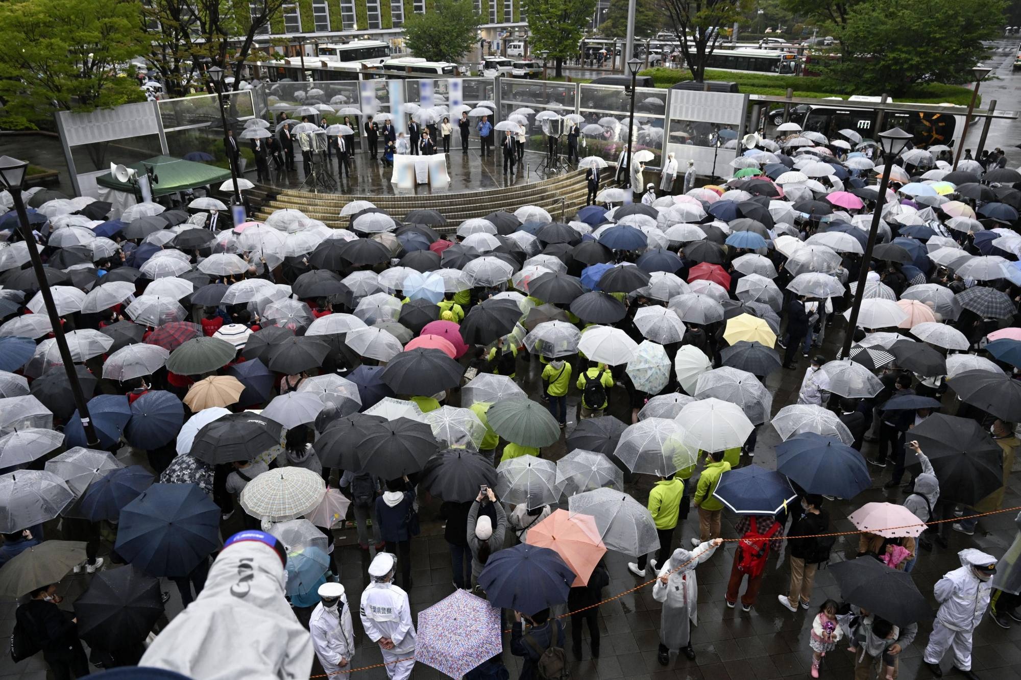 ong Kishida bi tan cong anh 1