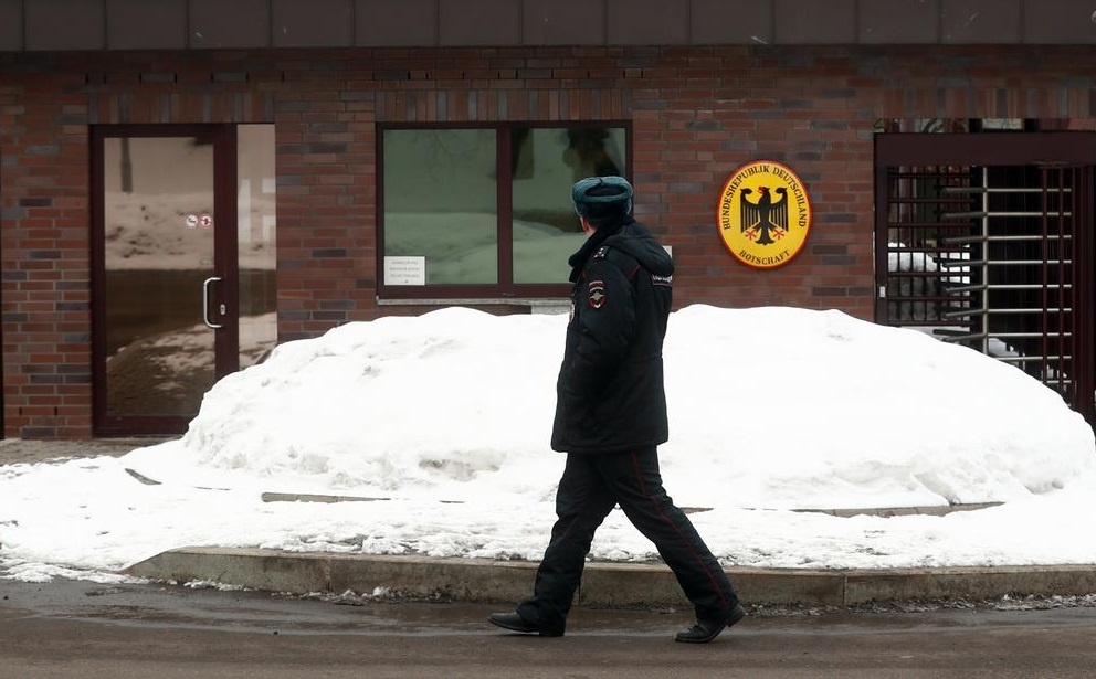 Nga truc xuat hon 20 nha ngoai giao Duc hinh anh