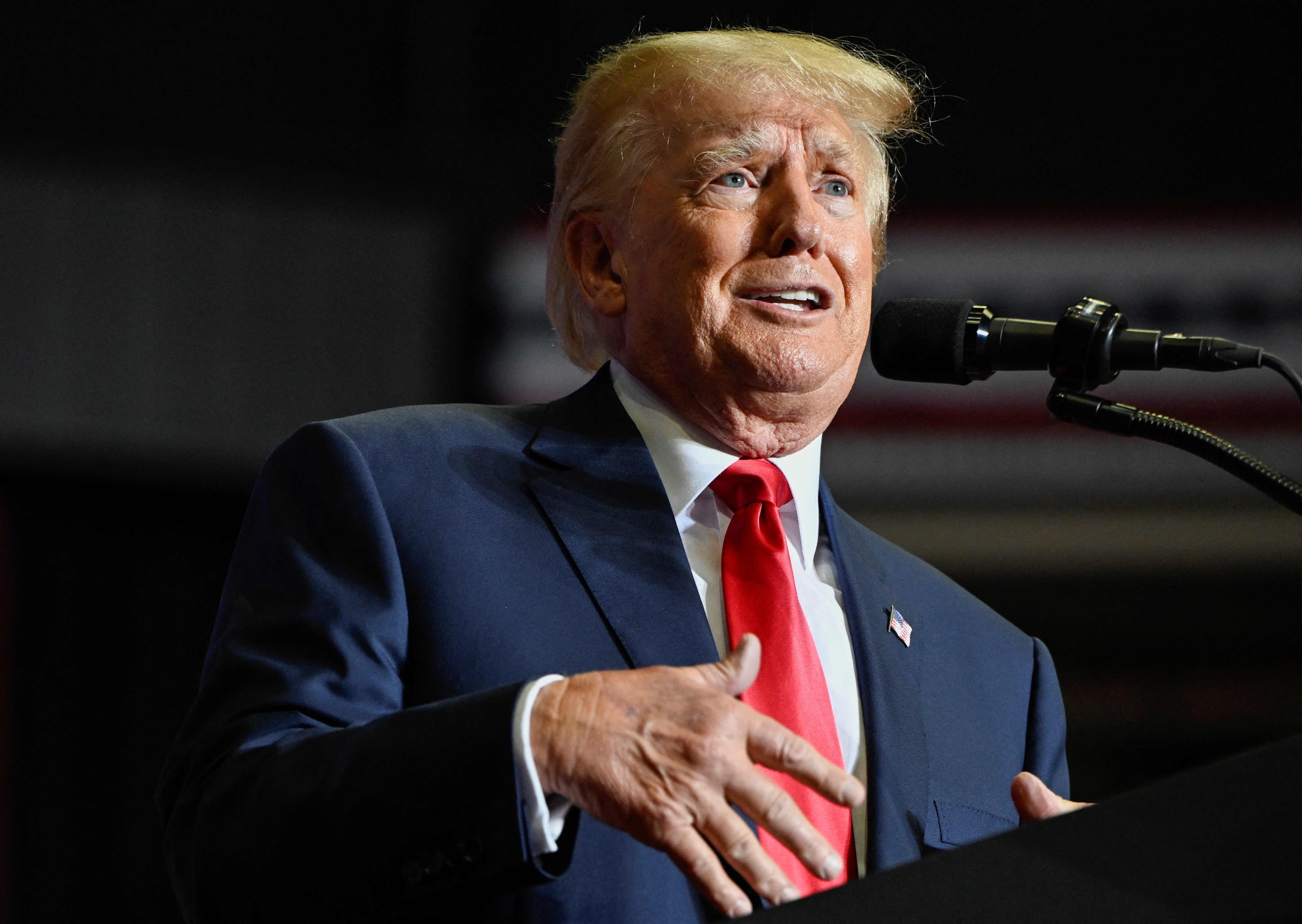 Ong Trump khuyen dang Cong hoa ep My vo no neu khong duoc nhuong bo hinh anh