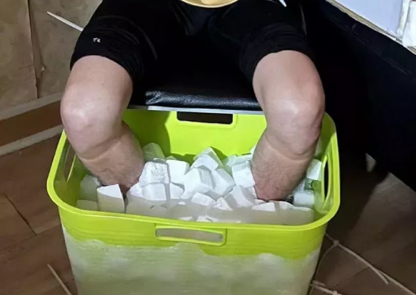 Ngam chan trong da kho roi cat cut de doi boi thuong hinh anh