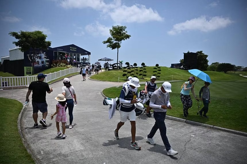 Lahaina Noon,  Khong bong,  mat troi thien dinh anh 3