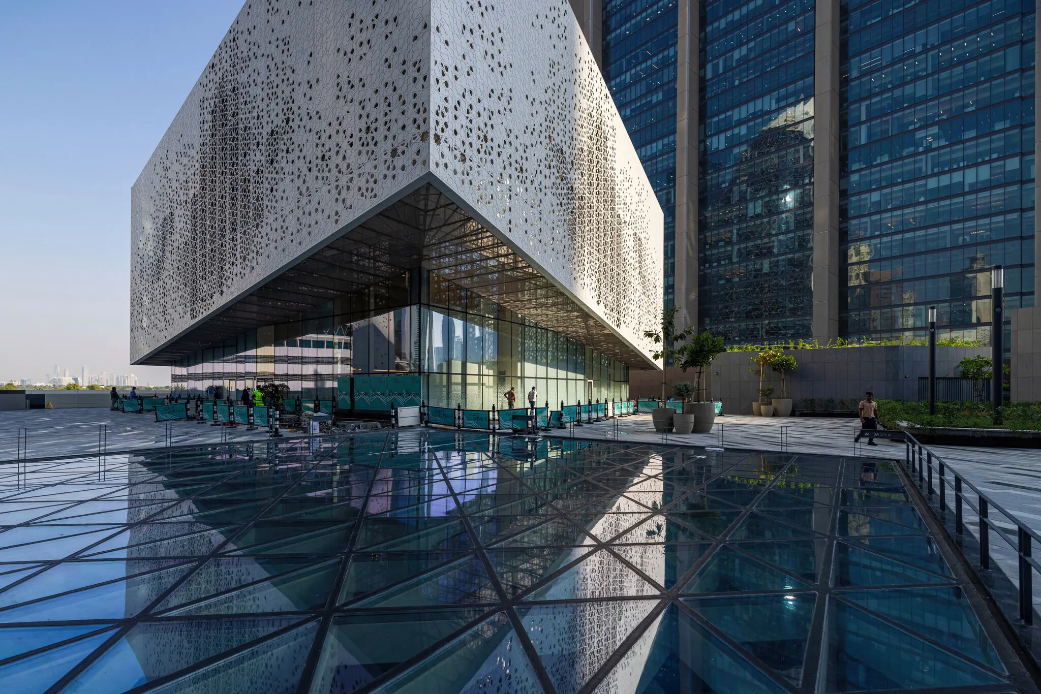 Nang nong,  Toa nha, anh 2