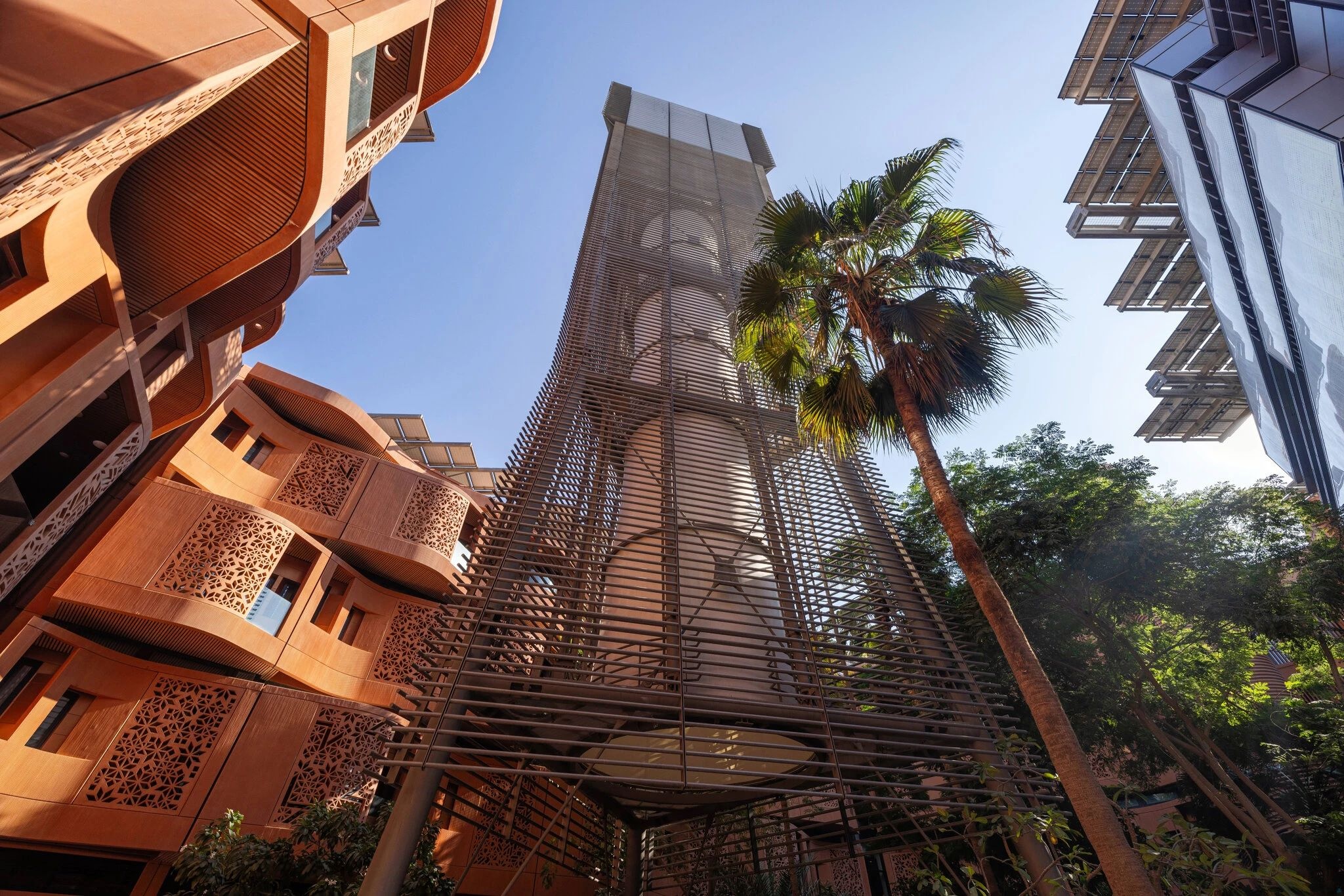 Nang nong,  Toa nha, anh 9