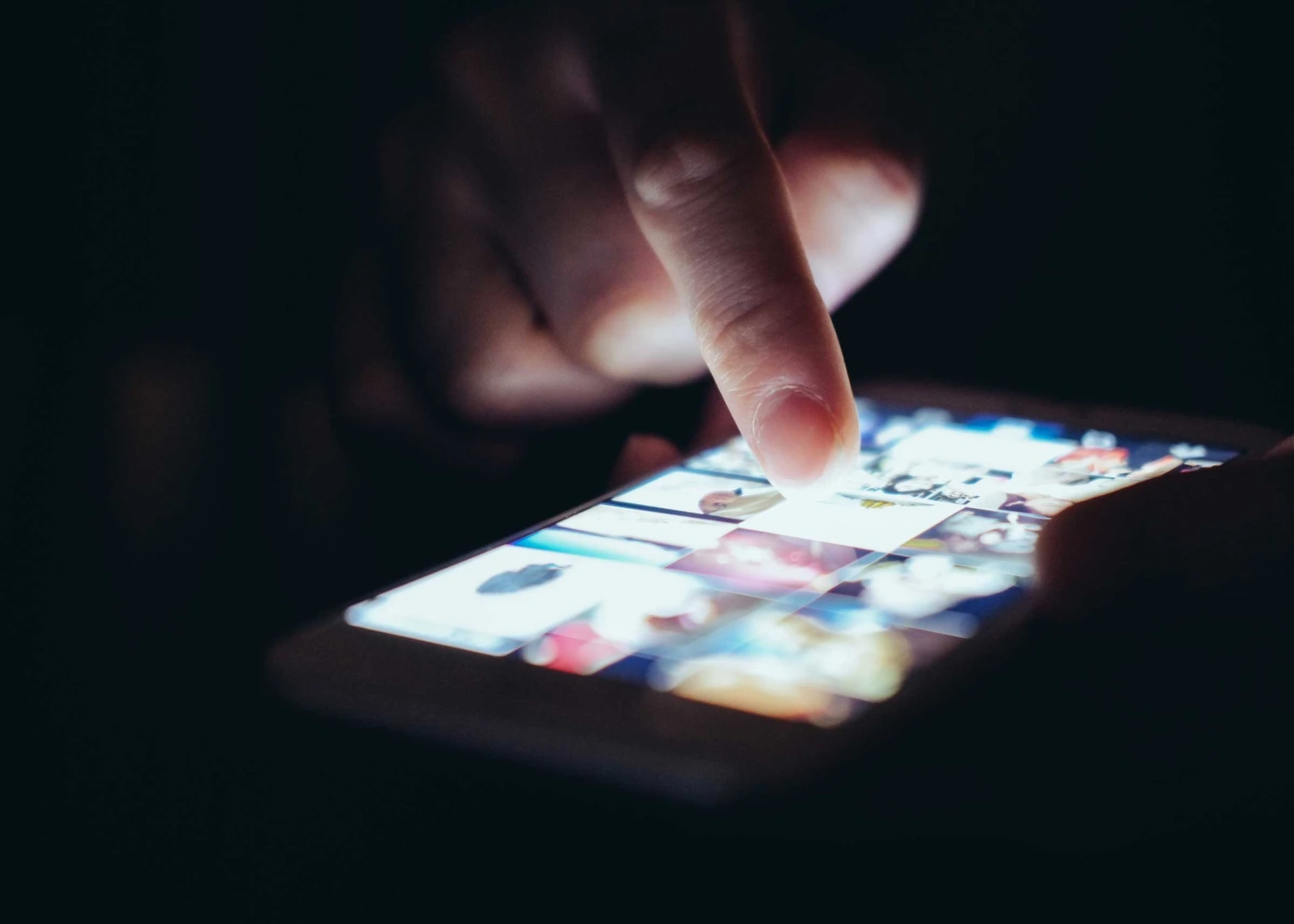 Lam dung tinh duc,  Tre em,  Khieu dam,  Web den anh 1