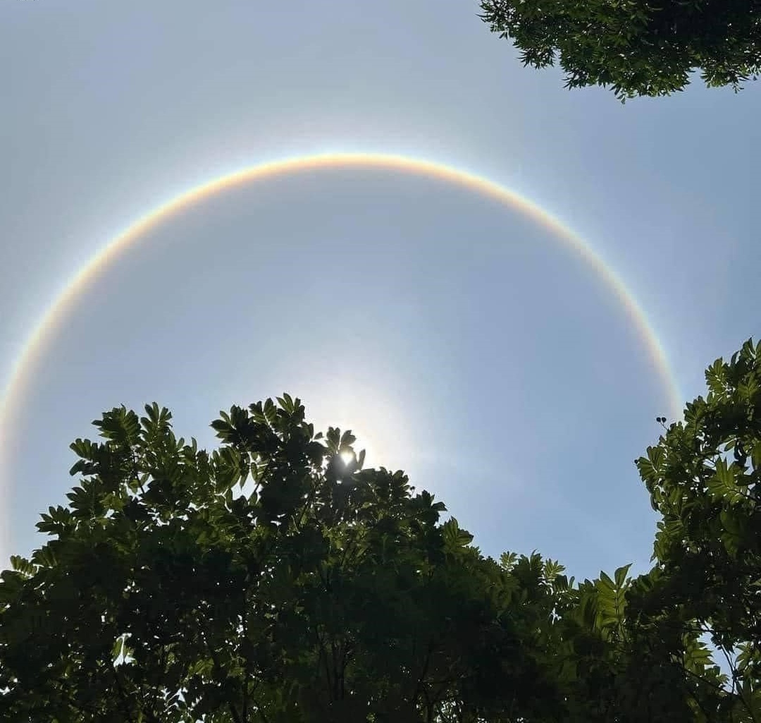 Vi sao hao quang Mat Troi xuat hien o Dong Nai va nhieu tinh khac hinh anh