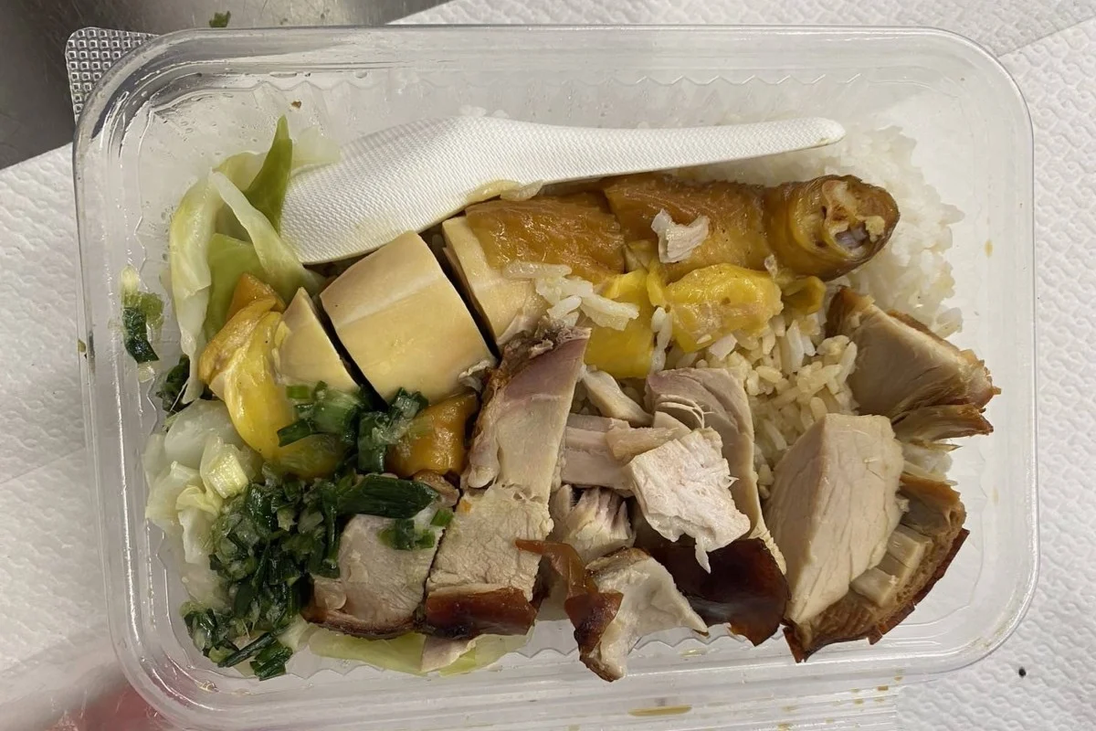 Du khach bi phat 6.200 USD khi dem thit heo quay vao Dai Loan hinh anh