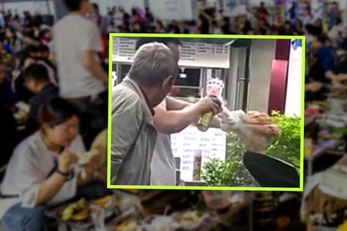 Nha hang phun son gay ung thu len xien thit BBQ o Trung Quoc hinh anh