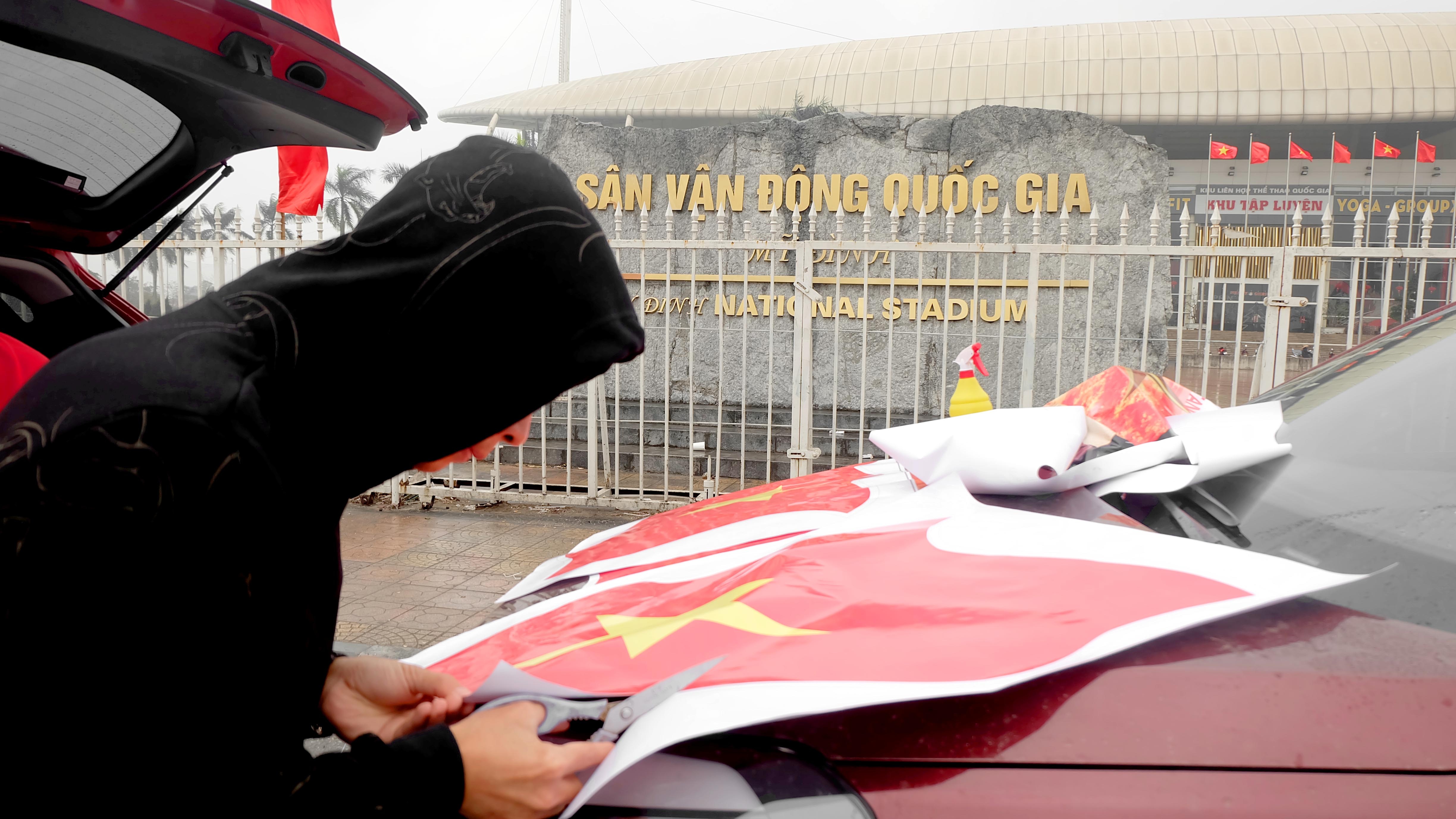 Co dong vien doi mua tu sang som don tran chung ket cua U23 Viet Nam hinh anh