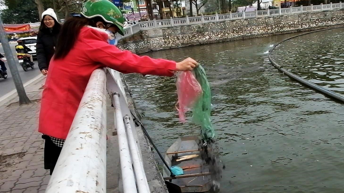 Mat ho Tay day tro bui sau le cung ong Cong ong Tao hinh anh