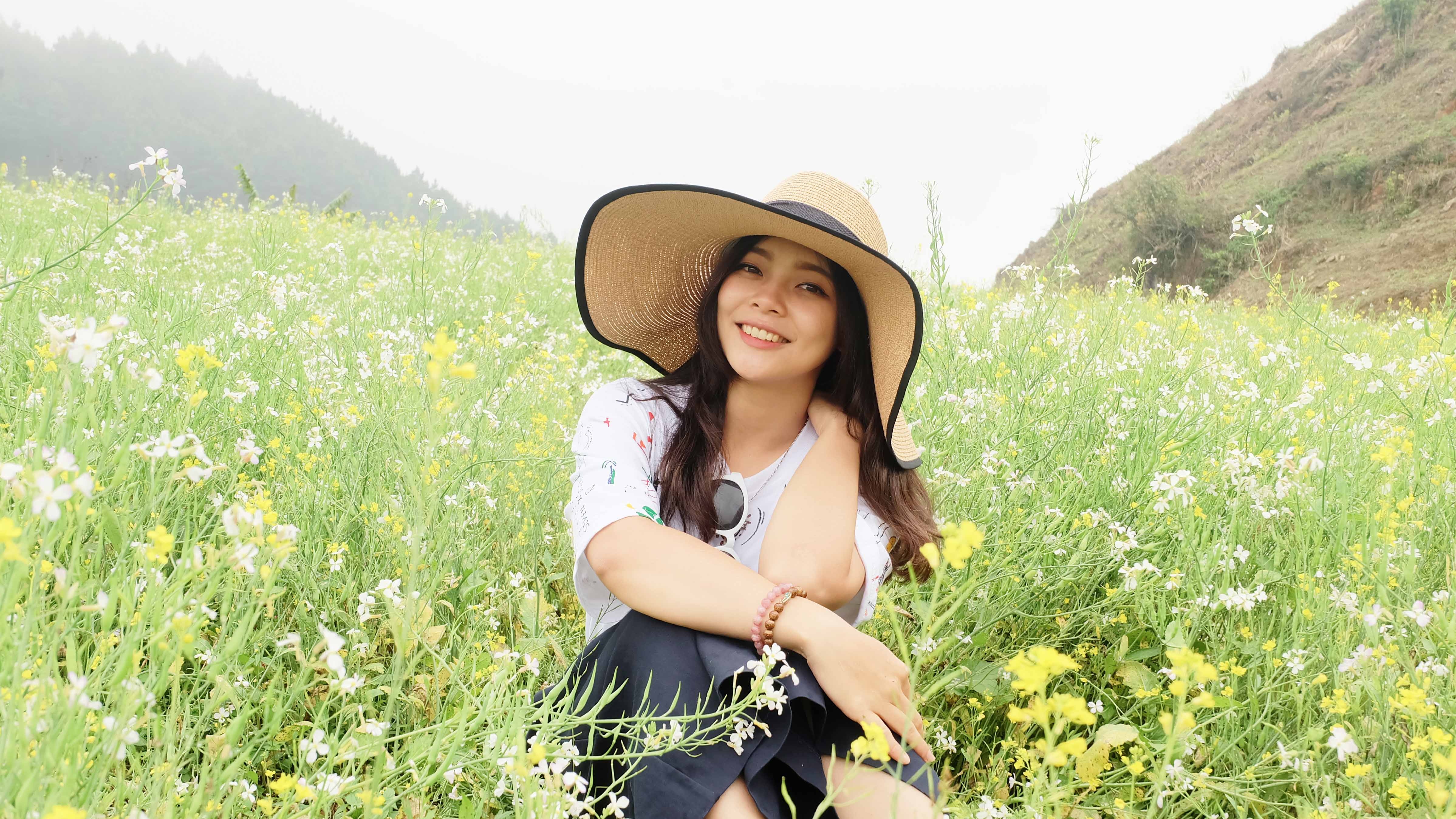 Check-in vuon hoa cai trang trong suong som tai Moc Chau hinh anh